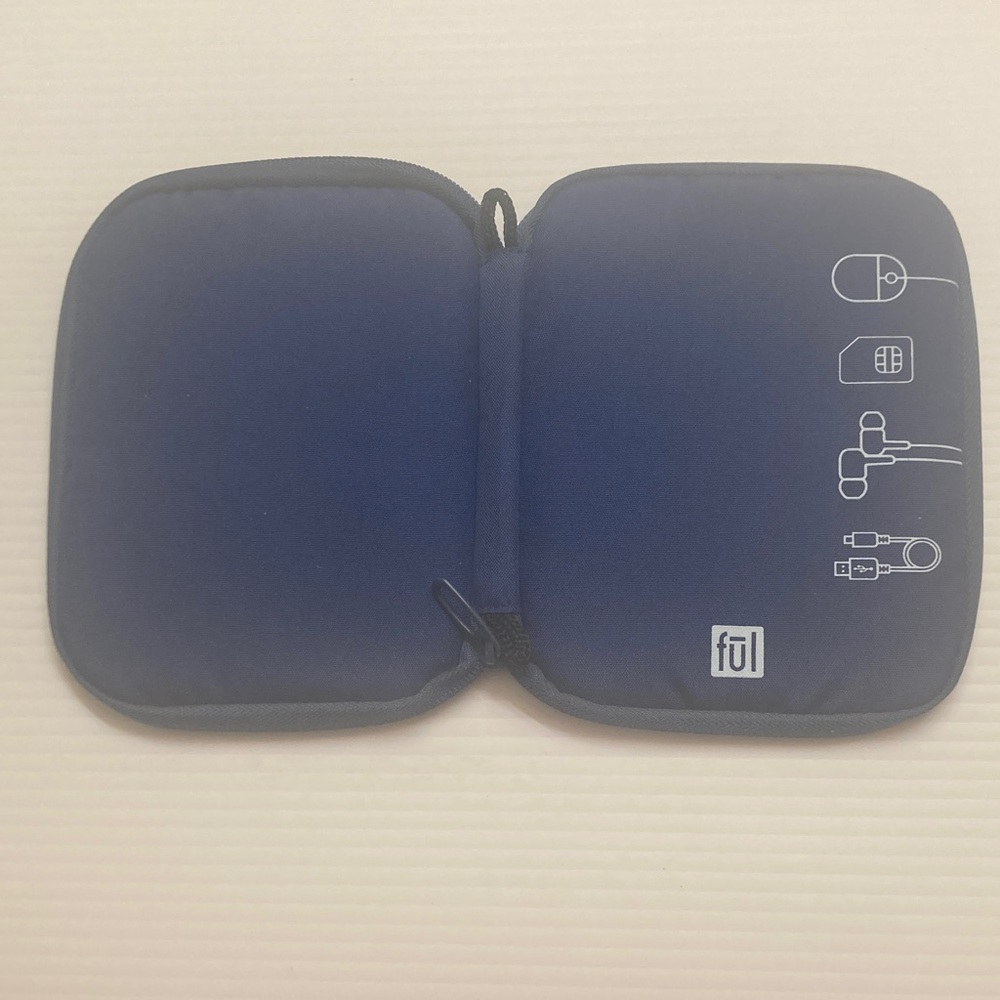 Blue Tech Accessory Pouch - Picture 6 of 6